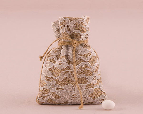 guests favor ideas, Rustic Burlap Favor Bags with tags